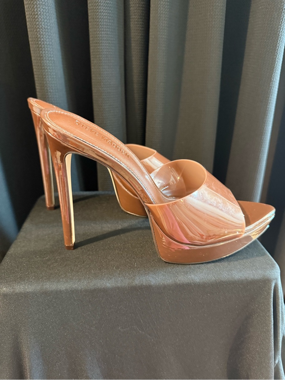 Steve Madden Patent Slide Mules in Brown Tan - Picture 2 of 4